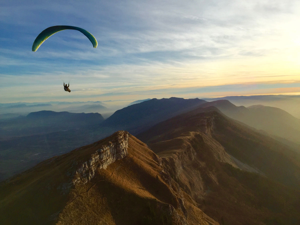 sunset gleitschirm falaises