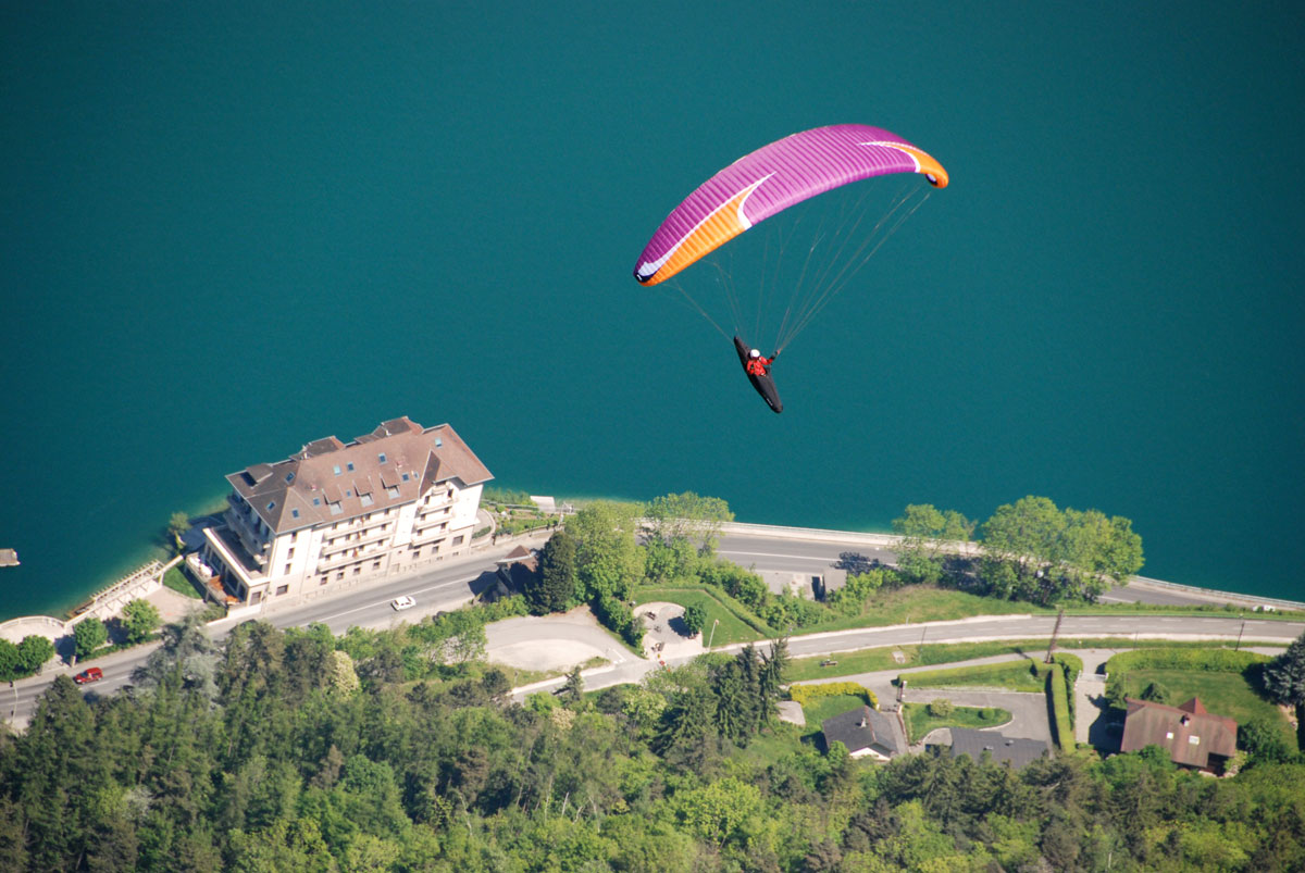 april flying paragliding lake