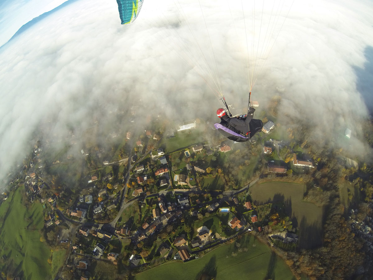 paragliding pilot nova