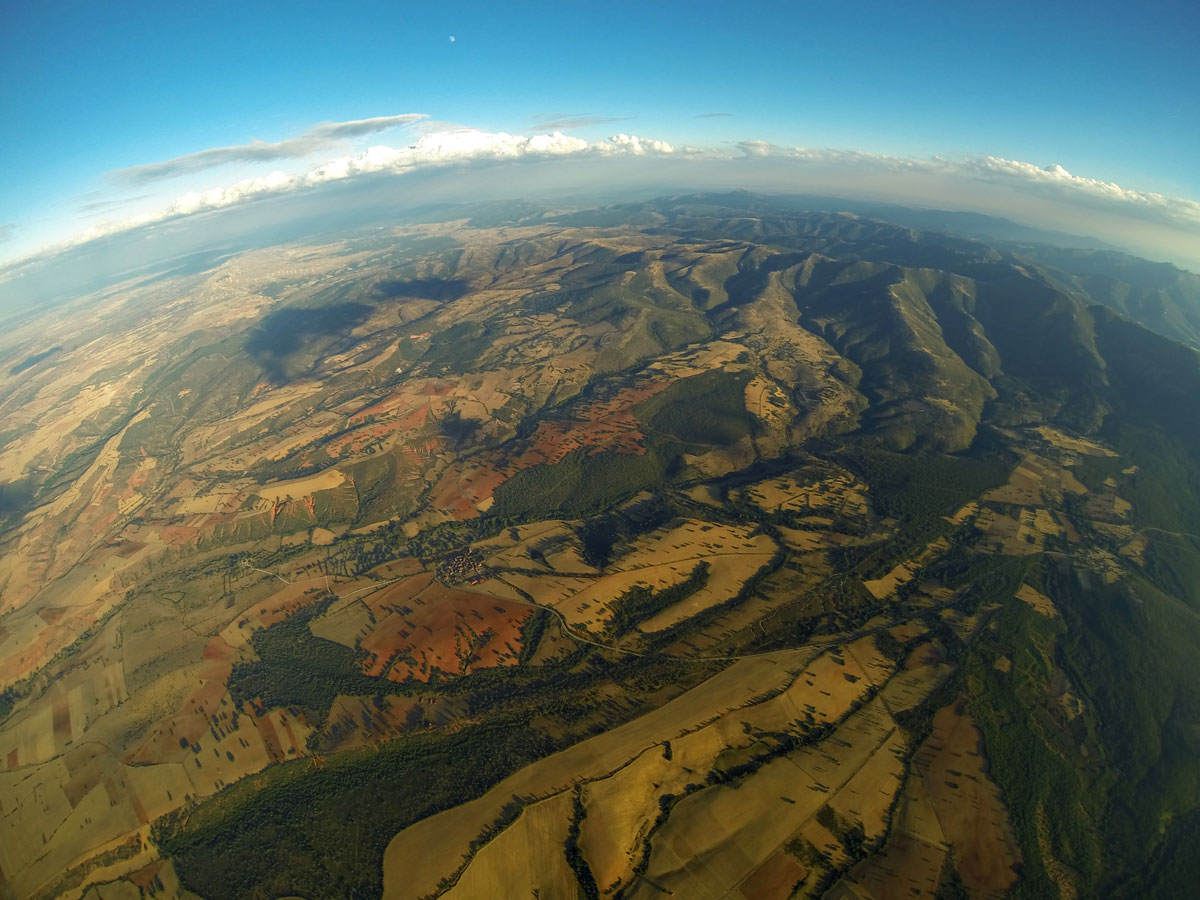 paragliding travel flight