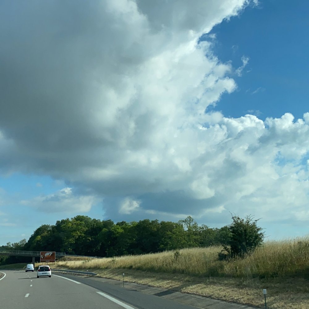 9h15 les rues de nuages sont deja etablies