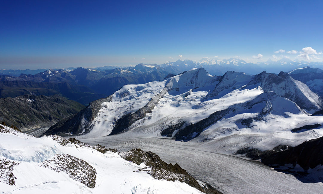 Konkordia Platz, Finsteraarhorn and the North face of Eiger: all in one flight!!!!